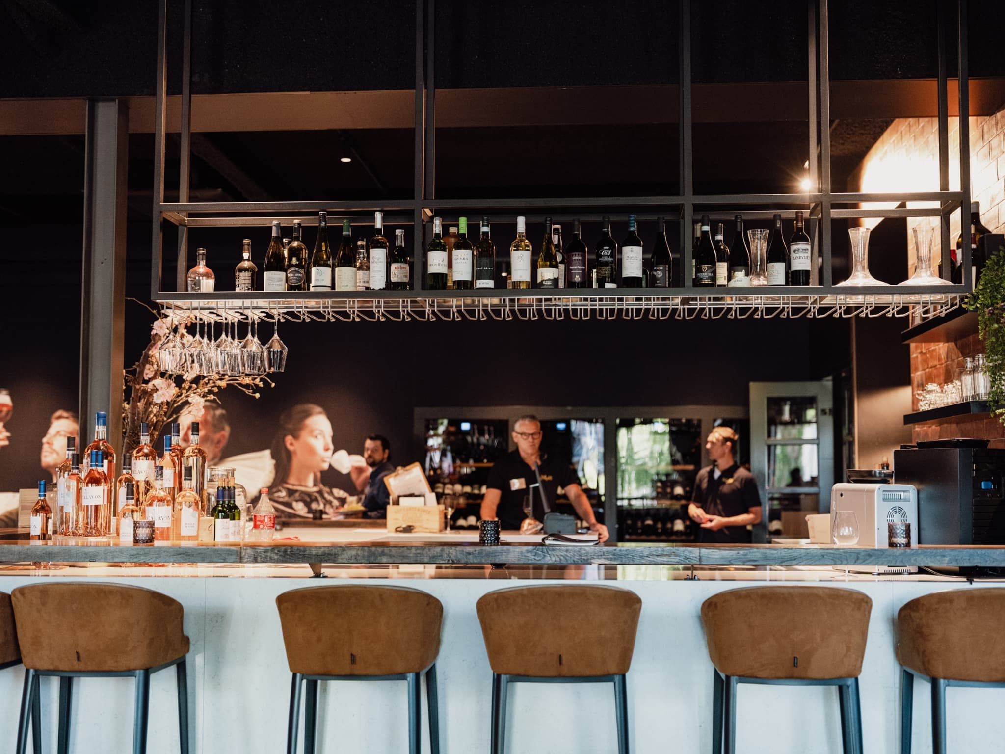 Winebar 01